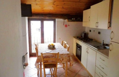Cosio di Arroscia Apartment | Welcoming and graceful three-room apartment