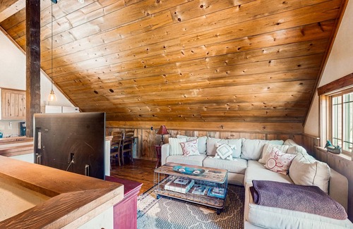 Grand Lake Cabin | Welcoming cabin with mountain views, dog-friendly, BBQ grill, and family comfort