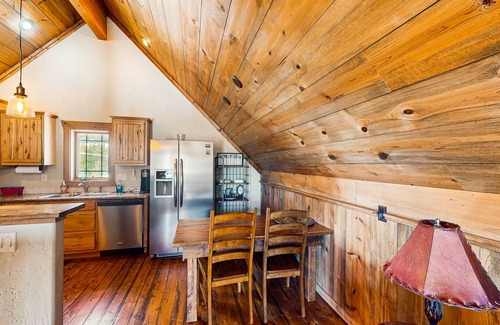 Grand Lake Cabin | Welcoming cabin with mountain views, dog-friendly, BBQ grill, and family comfort