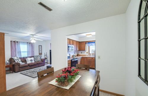 Quad Cities Apartment | Welcoming Condo in Davenport Central Location!