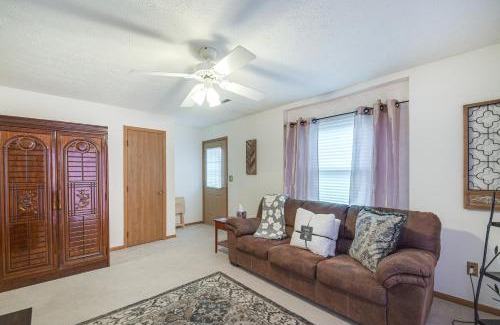 Quad Cities Apartment | Welcoming Condo in Davenport Central Location!