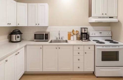 Whitehorse Apartment | Welcoming Downtown Room 5-Star Clean & Great Value