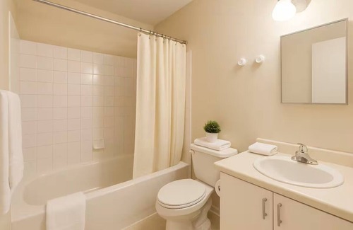 Whitehorse Apartment | Welcoming Downtown Room 5-Star Clean & Great Value