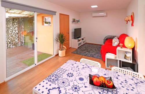 Barcelos House | Welcoming House in Medros with Terrace