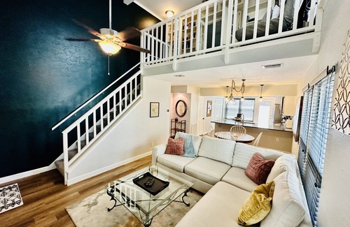 Bryan Place House | Well appointed, Recently Updated, Open Concept , Downtown Dallas. Dogs welcome!