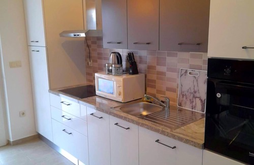 Suha Punta Apartment | Well-equipped apartment in the forest, just 700 metres from the beach by walking