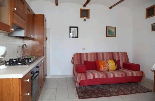 Tronzano Lago Maggiore Apartment | Well-kept 2-room apartment with large outdoor area & private beach