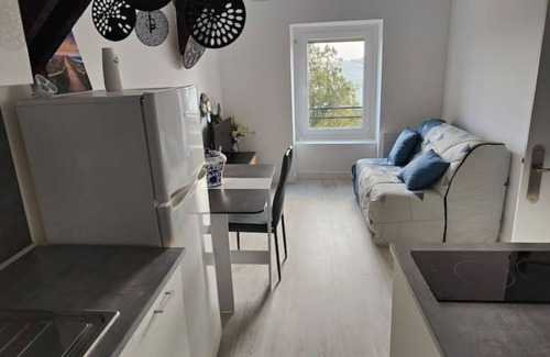 Laon Apartment | Well-lit apartment with a beautiful view Very well located for various visits