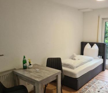 Hofherrnweiler Apartment | WellandHome Aalen - Business Apartment - 4 single beds