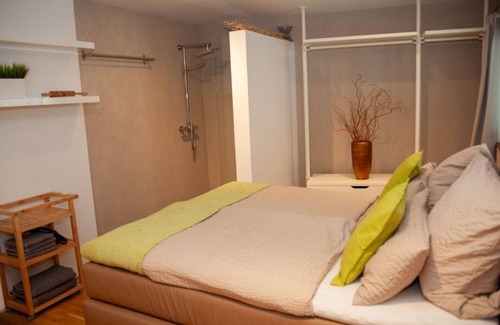 Gusterath Bed & Breakfast | Wellness apartment 14 - Living room Gusterath guests & boarding house