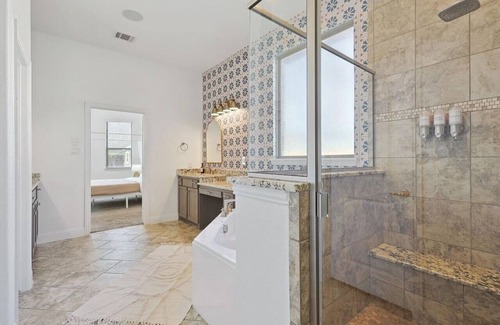 Waxahachie House | Wellness Olympus 5BR W Pool + Huge View, Bbq