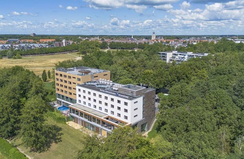Bergen op Zoom Hotel | Wellness Stay with Pool and Parking Near Town and Attractions
