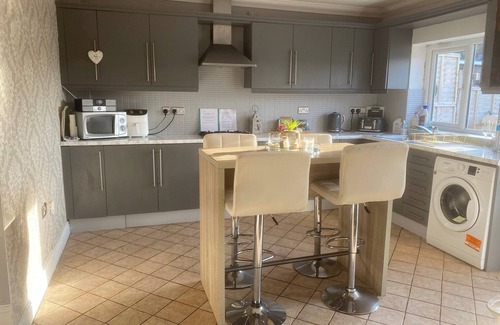 Mountain Ash House | Welsh Retreat With Stunning Views, Sleeps Upto 4