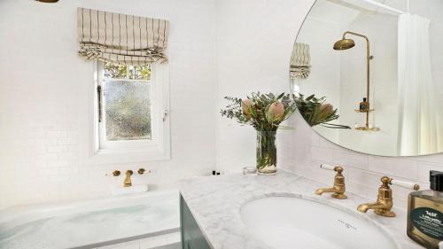 Burrawang House | Werona Cottage - enchanting home