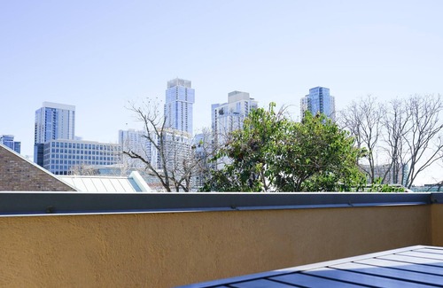 Clarksville Condo | West 6th Condo + Walk to DT - Pecan Pad!