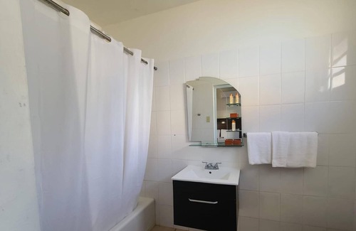 Pedernales Hotel | West Coast Inn's