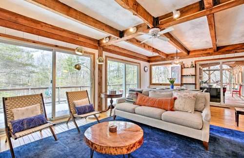West Cornwall House | West Cornwall Cabin about 4 Mi to Covered Bridge!