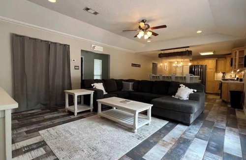 Beaumont House | West End Beaumont Home with Pool