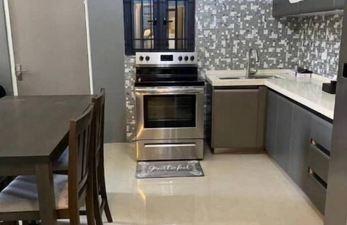 West Gate Hills Apartment | West Gates Get Away