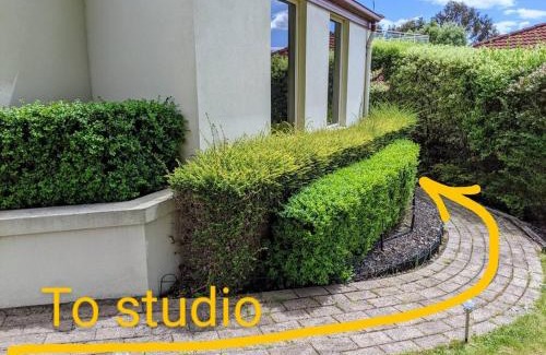 West Hobart Apartment | West Hobart self contained 2 bedroom studio walk to town
