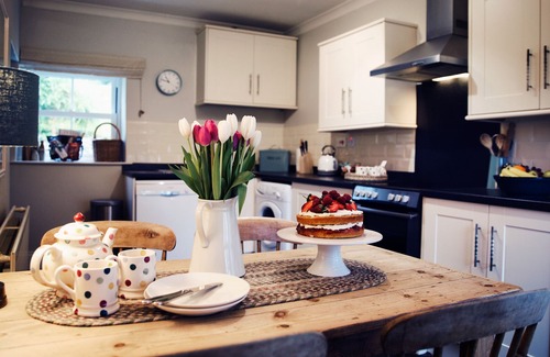 Barnard Castle Cottage | WEST HOUSE, family friendly, with open fire in Middleton-In-Teesdale