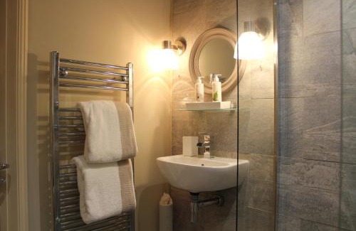Muchelney Bed & Breakfast | West Knole House Somerset