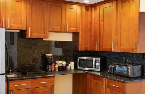 Forest Hill Extension Apartment | West Portal Studio, Ocean View and Convenient!