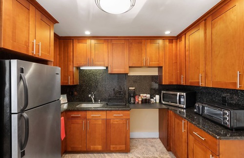 Forest Hill Extension Apartment | West Portal Studio, Ocean View and Convenient!