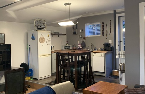 Gatewood Cottage | West Seattle Cottage and backyard oasis!