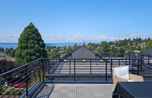 Genesee House | West Seattle home water views