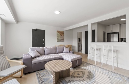 Taylor Run Condo | West Taylor Run Hotel