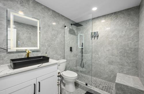 South Central Houston Apartment | West U Studio, Near Med Center, Stadiums & Zoo