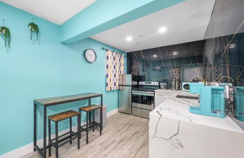 South Central Houston Apartment | West U Studio, Near Med Center, Stadiums & Zoo