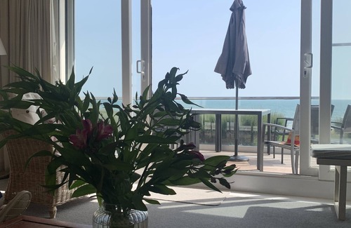 West Wittering House | West Wittering Beach House. Direct beach access.