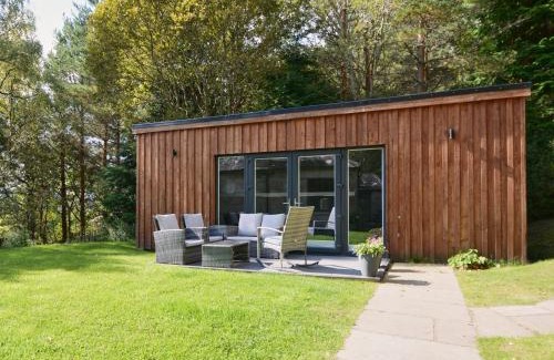 Grantown-on-Spey House | Wester Curr Cottage with private indoor swim pool and hot tub