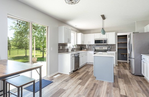 Westfield House | Westfield Gem! 7 Mins to Grand Park + Movie Room!