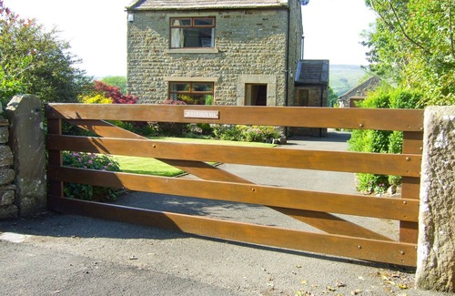 Mickleton Cottage | WESTHOLME, family friendly, with hot tub in Mickleton, Teesdale