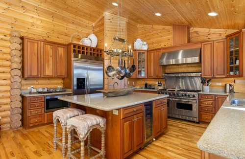 Old Fort Cabin | Westover Lodge | Luxury Log Cabin with Breathtaking Panoramic Mountain Views!