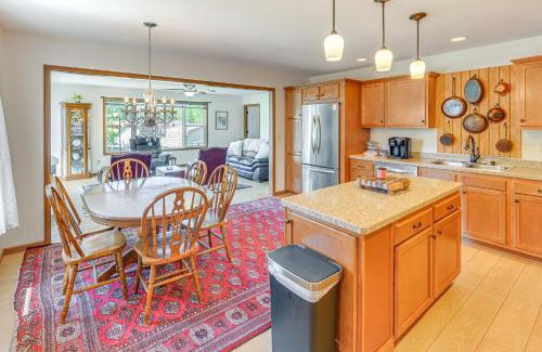 Columbiana Apartment | WFH-Friendly Columbiana Vacation Rental with Deck!
