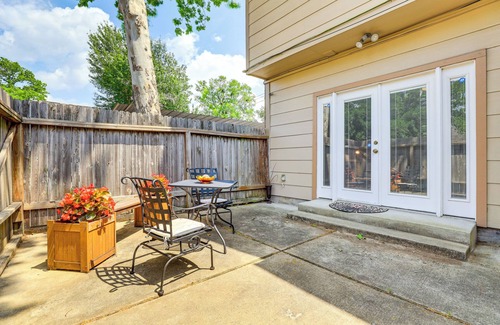 Energy Corridor House | WFH Friendly, Pool Access: Houston Townhome!