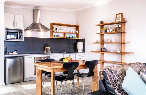 Coles Bay Apartment | Whale Watcher 2 - Freycinet Holiday Houses