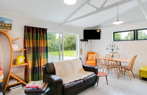 Waiohiki House | WHARE AWA - TARADALE HOLIDAY HOME, family friendly in Taradale