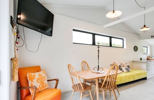 Waiohiki House | WHARE AWA - TARADALE HOLIDAY HOME, family friendly in Taradale