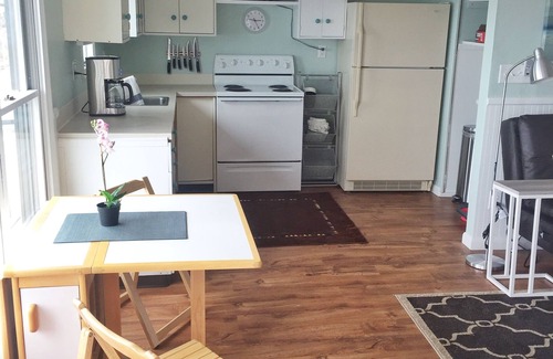 Town of Beekmantown Cottage | WhatAVu! ! Enjoy Watching the Boats or Hiking in the State Park!