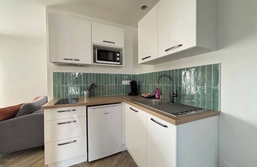 Loucelles Apartment | Wheat field apt ground floor near Bayeux with terrace and parking