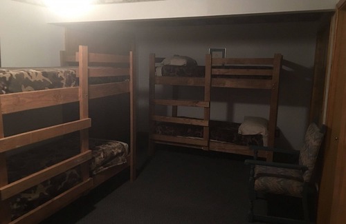 Wheatland Cabin | Wheatland Lodge by Lucas Oil Raceway