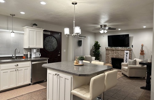 Santee House | Wheelchair friendly 4bed 3bath home in the San Diego Suburbs