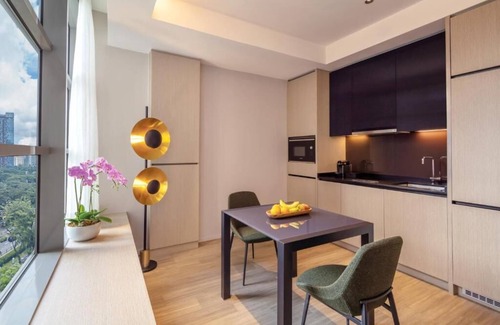 Downtown Singapore Apartment | Wheelchair Friendly 1 Bedroom at Orchard, 50 m Stroll to MRT