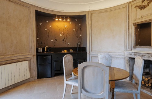 Candes-Saint-Martin House | When heritage, art and well-being meet