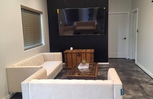 Azusa House | Where are 5 minute drive to azusa Mountain